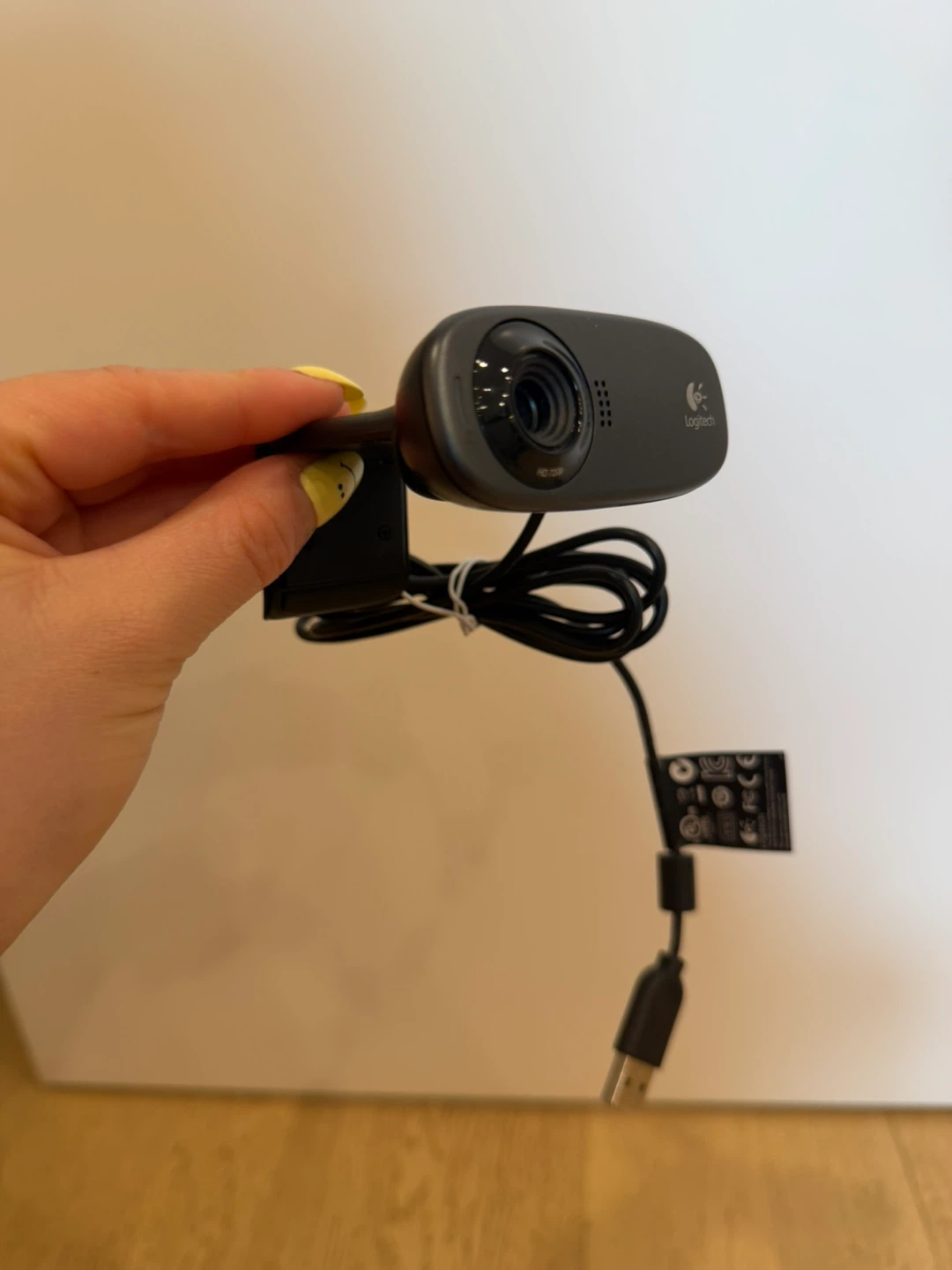 Logitech HD 720p Webcam - photo 2