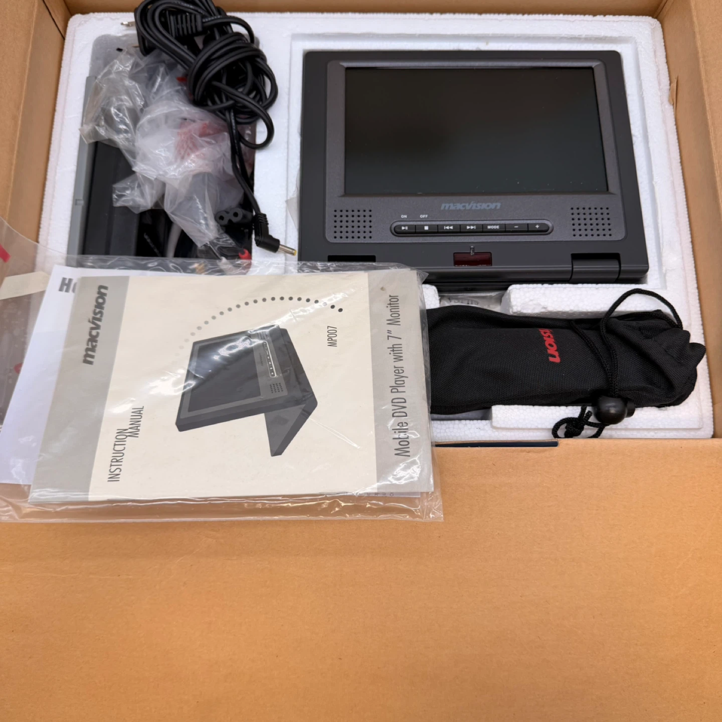 MacVision Portable DVD Player 7” Screen MP007 Brand New - photo 3
