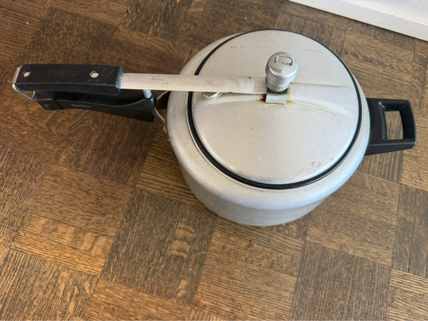 Hawkins Pressure Cooker(4 ltrs)