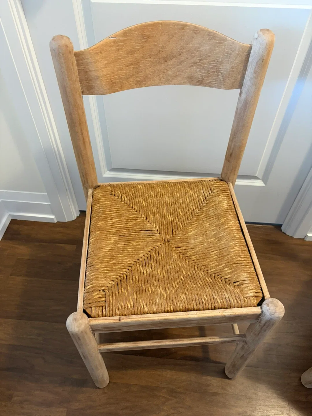 2 Wooden Chairs with Rush Seat - photo 2
