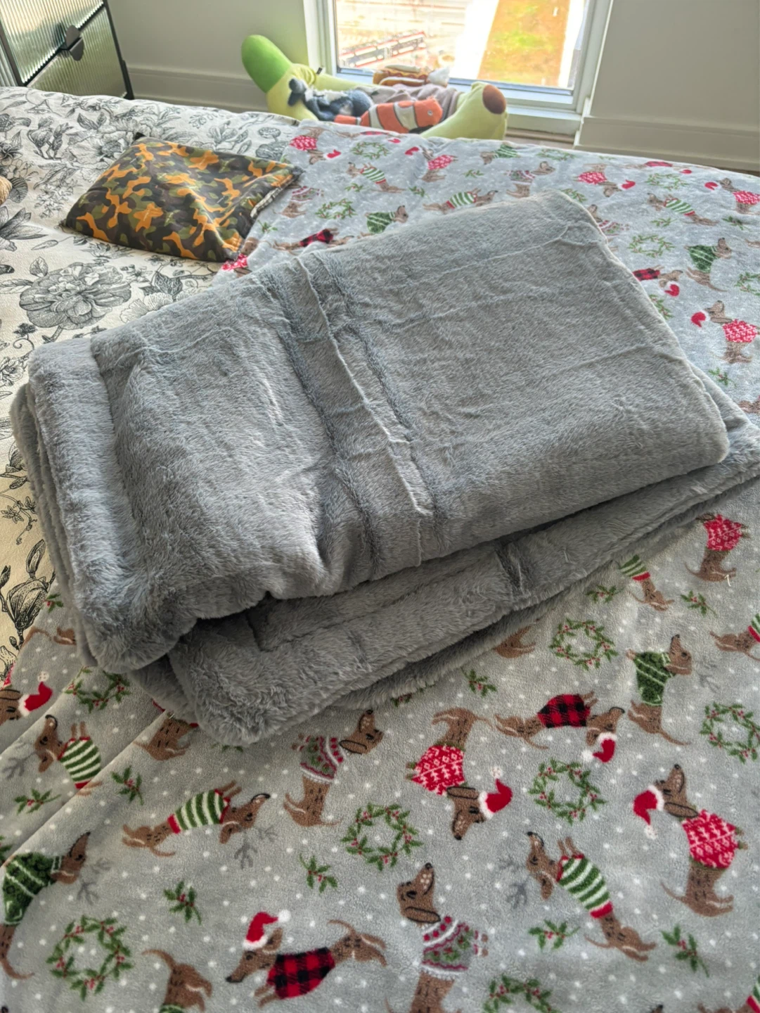 Grey Faux Fur Throw Blanket BRAND NEW
