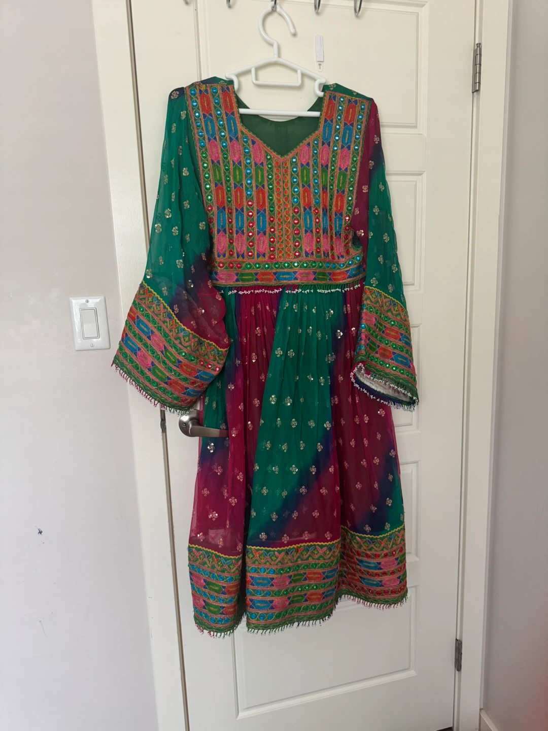Embroidered Traditional Dress - photo 3
