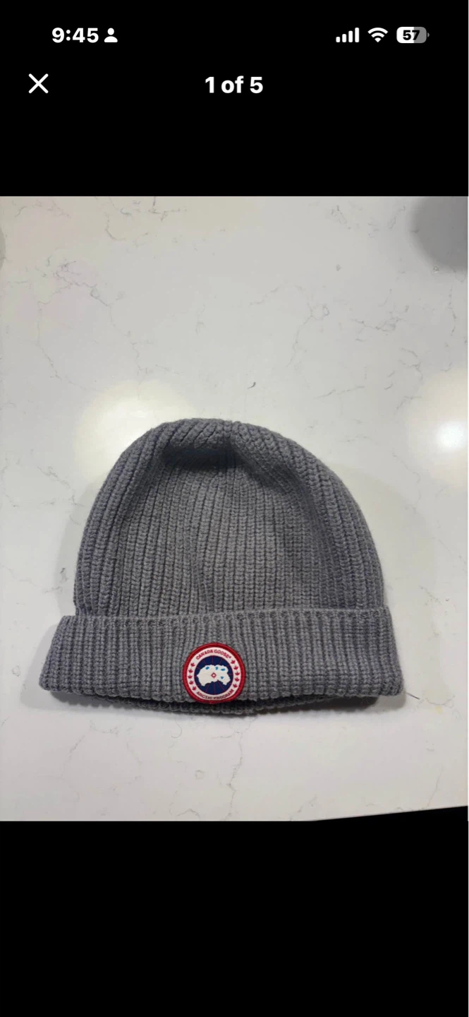 Canada Goose Grey Ribbed Beanie O/S T/U