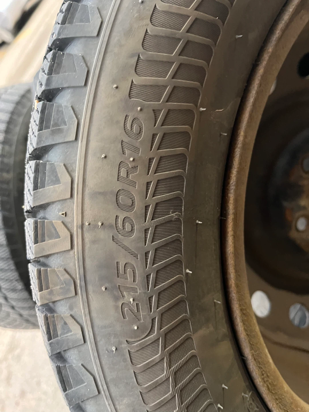 Motomaster Winter Tires with Rims - 215/60R16 - photo 4