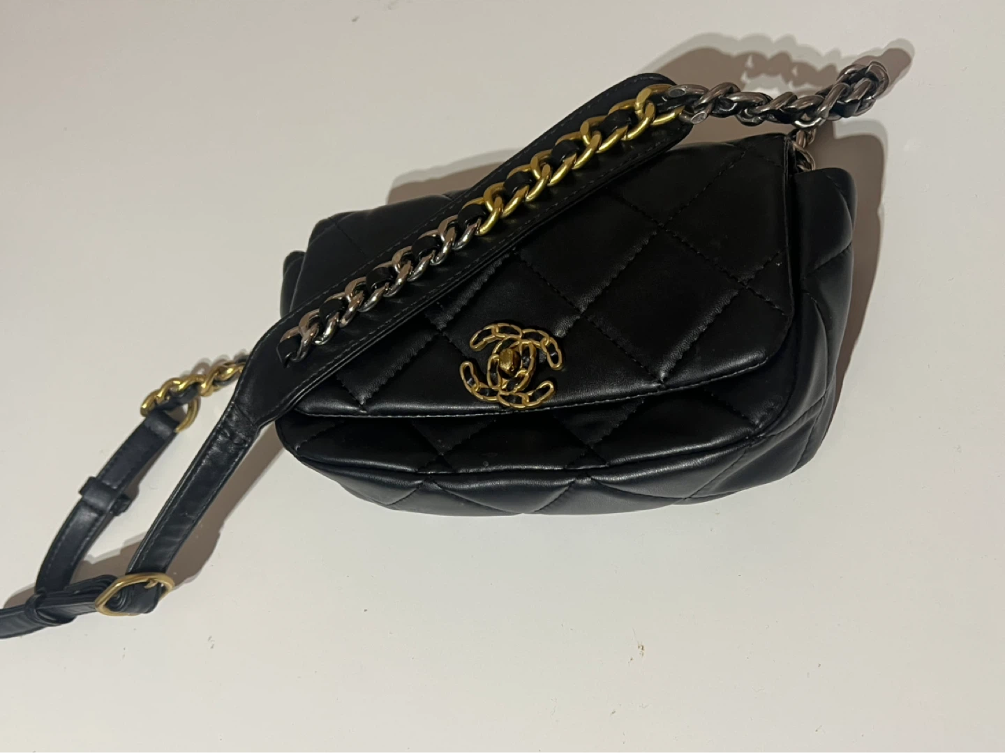 Chanel Black Quilted Leather Small Bag - photo 3