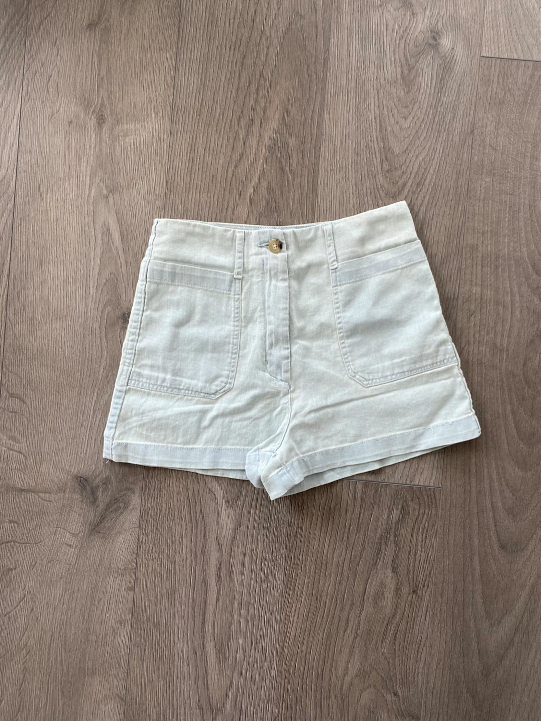 Aritzia Wilfred Free shorts size 2