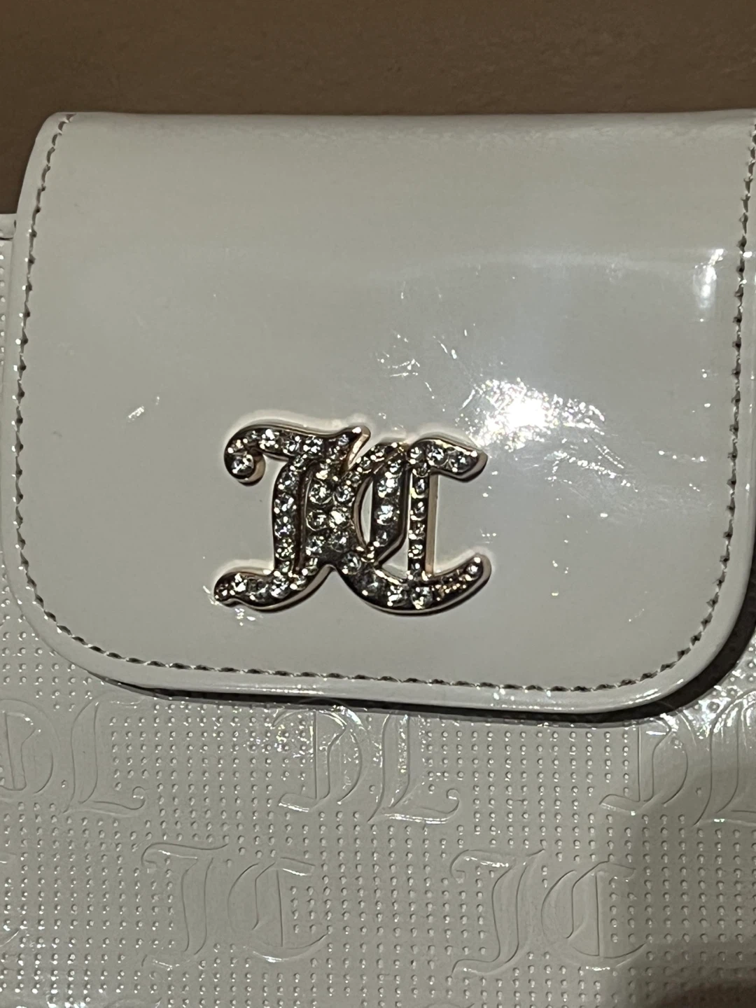 Juicy Couture Cream Patent Leather Shoulder Bag with Charm - photo 2