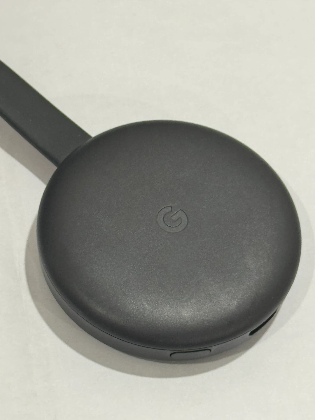 Google Chromecast 3rd Gen Streaming Device with Power Adapter - photo 2