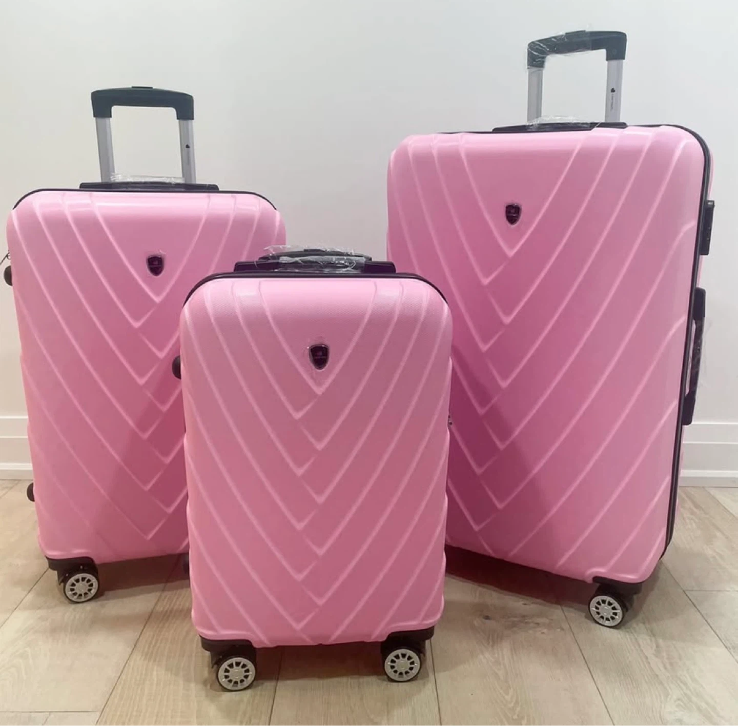 Brand new Rose Pink  3 in 1 suitcase luggage set (20”/24”/28”)
