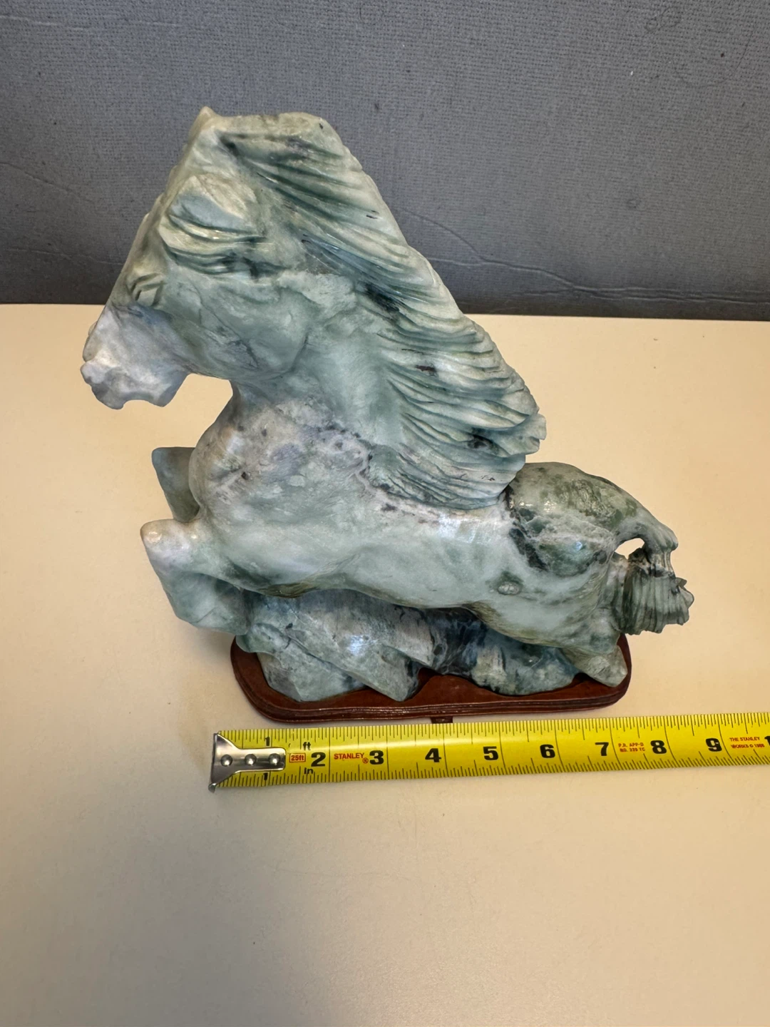 Vintage Chinese hand-carved jade or jadeite horse statue - photo 3