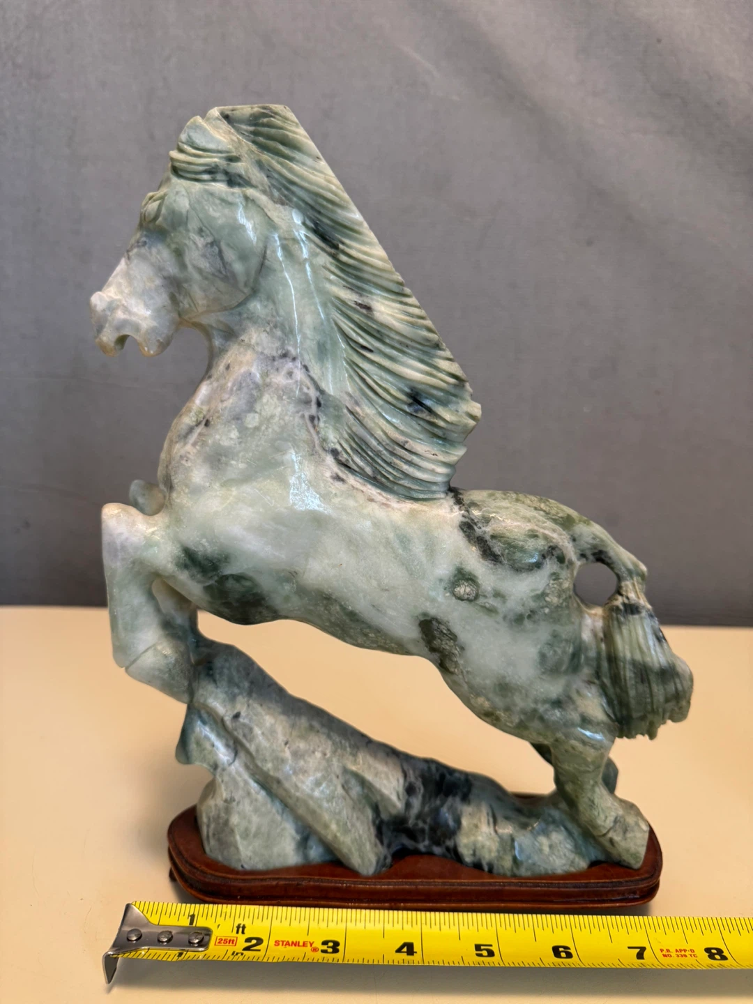 Vintage Chinese hand-carved jade or jadeite horse statue - photo 4