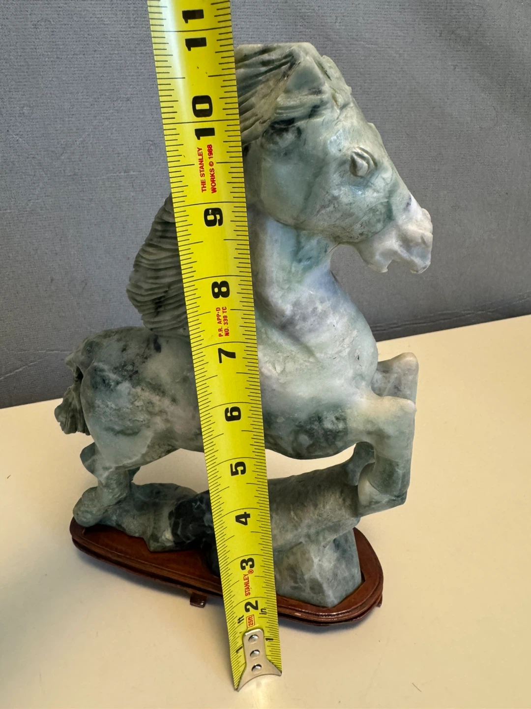 Vintage Chinese hand-carved jade or jadeite horse statue - photo 2