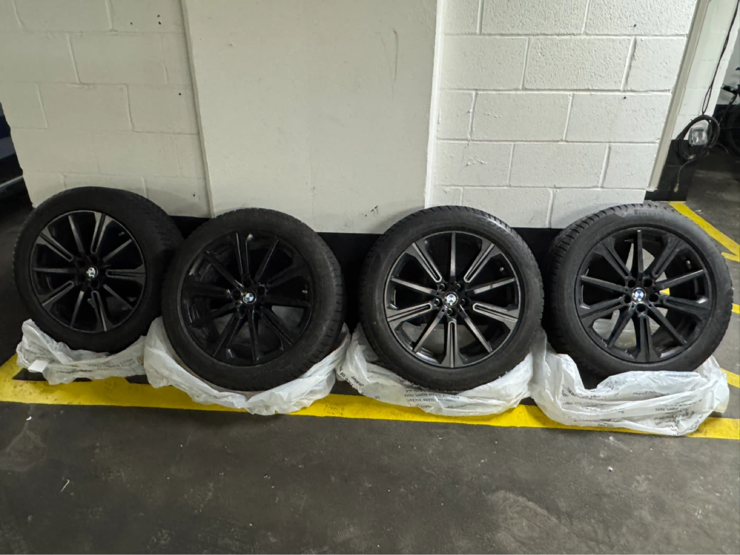 Set of 4 BMW Winter Tires and Rims - photo 5