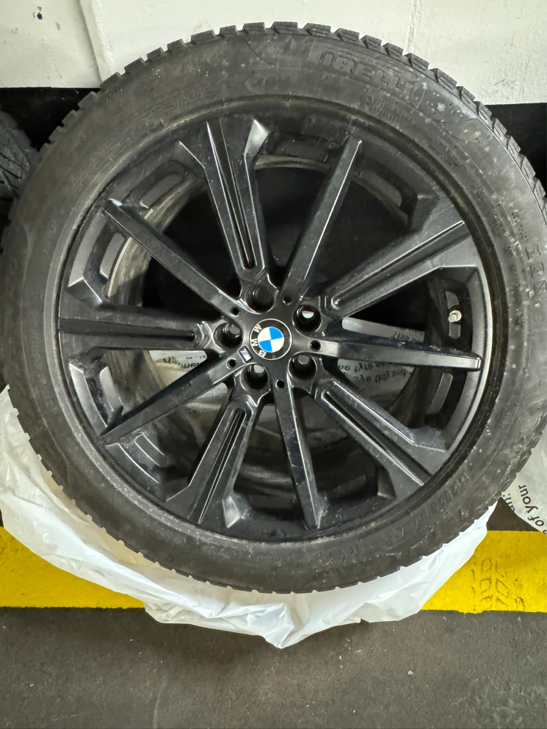 Set of 4 BMW Winter Tires and Rims - photo 4