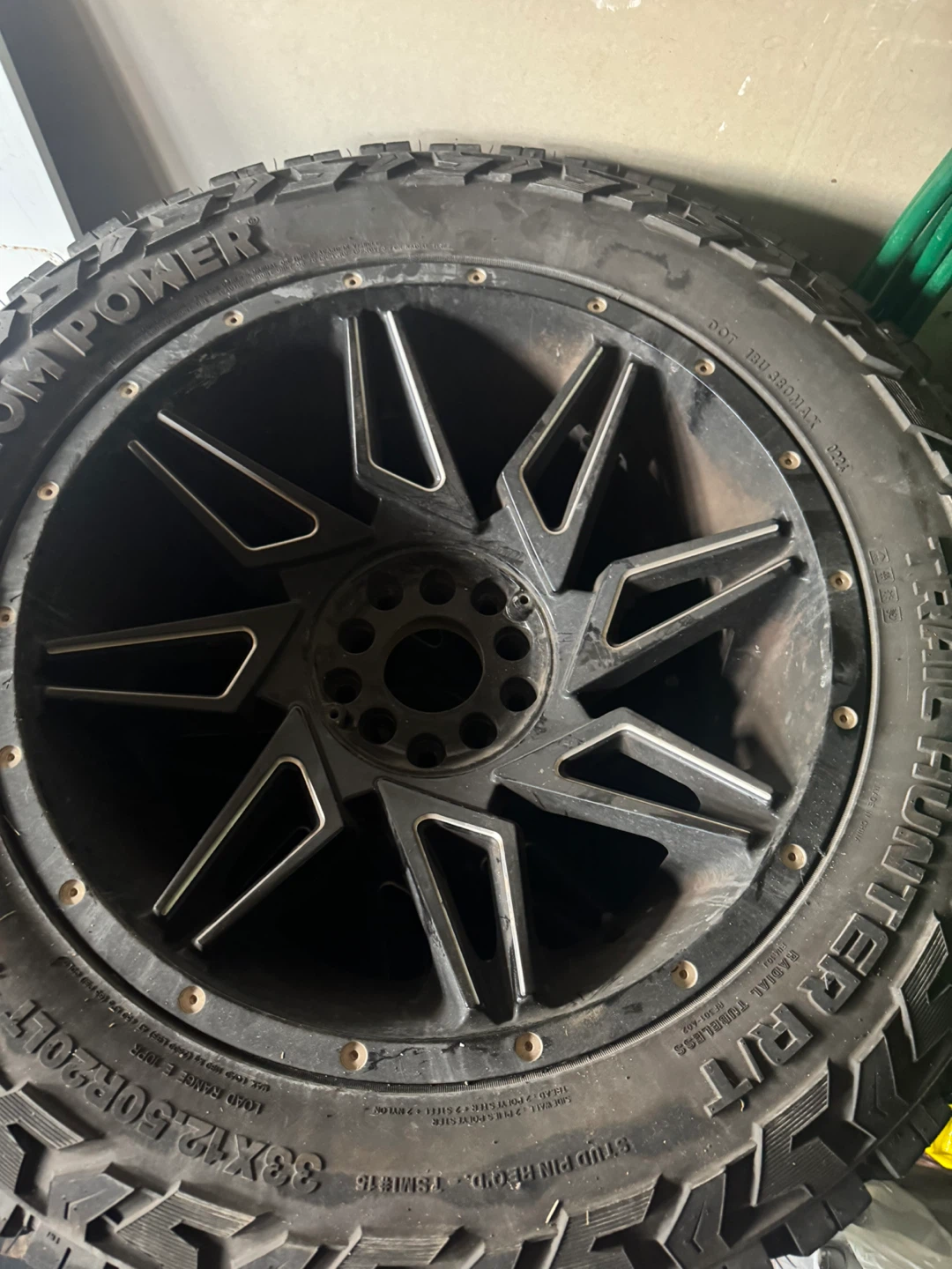 33x12.50R20LT venom terrains - photo 3