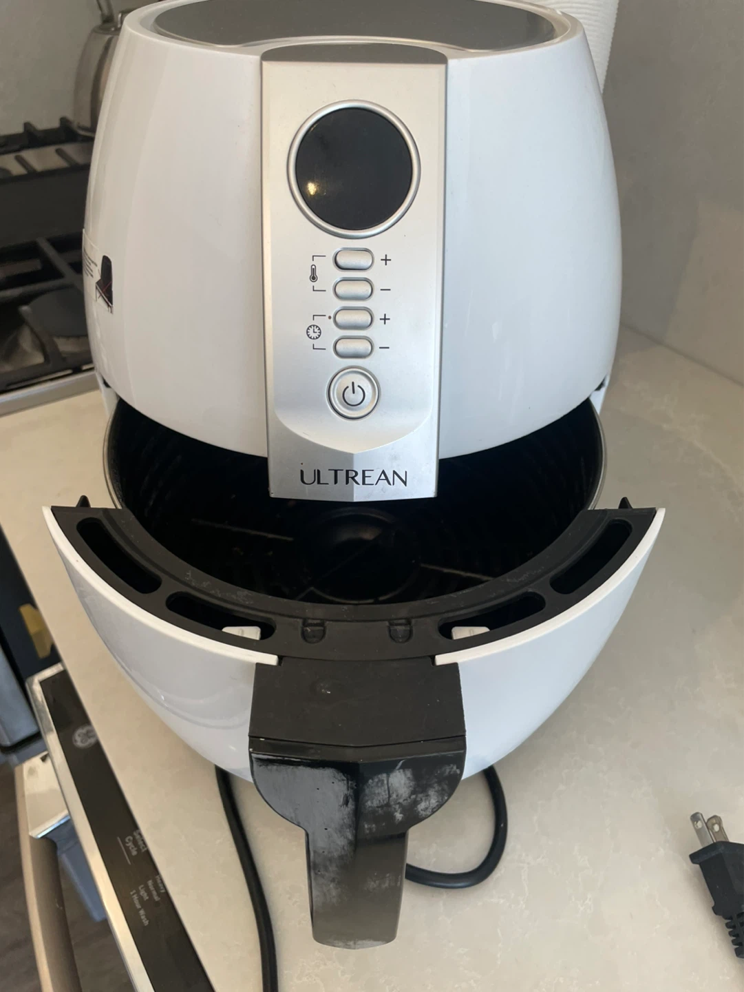 ULTREAN White Air Fryer *used