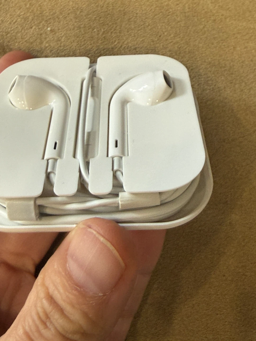 Apple EarPods with 3.5mm Headphone Plug - photo 2