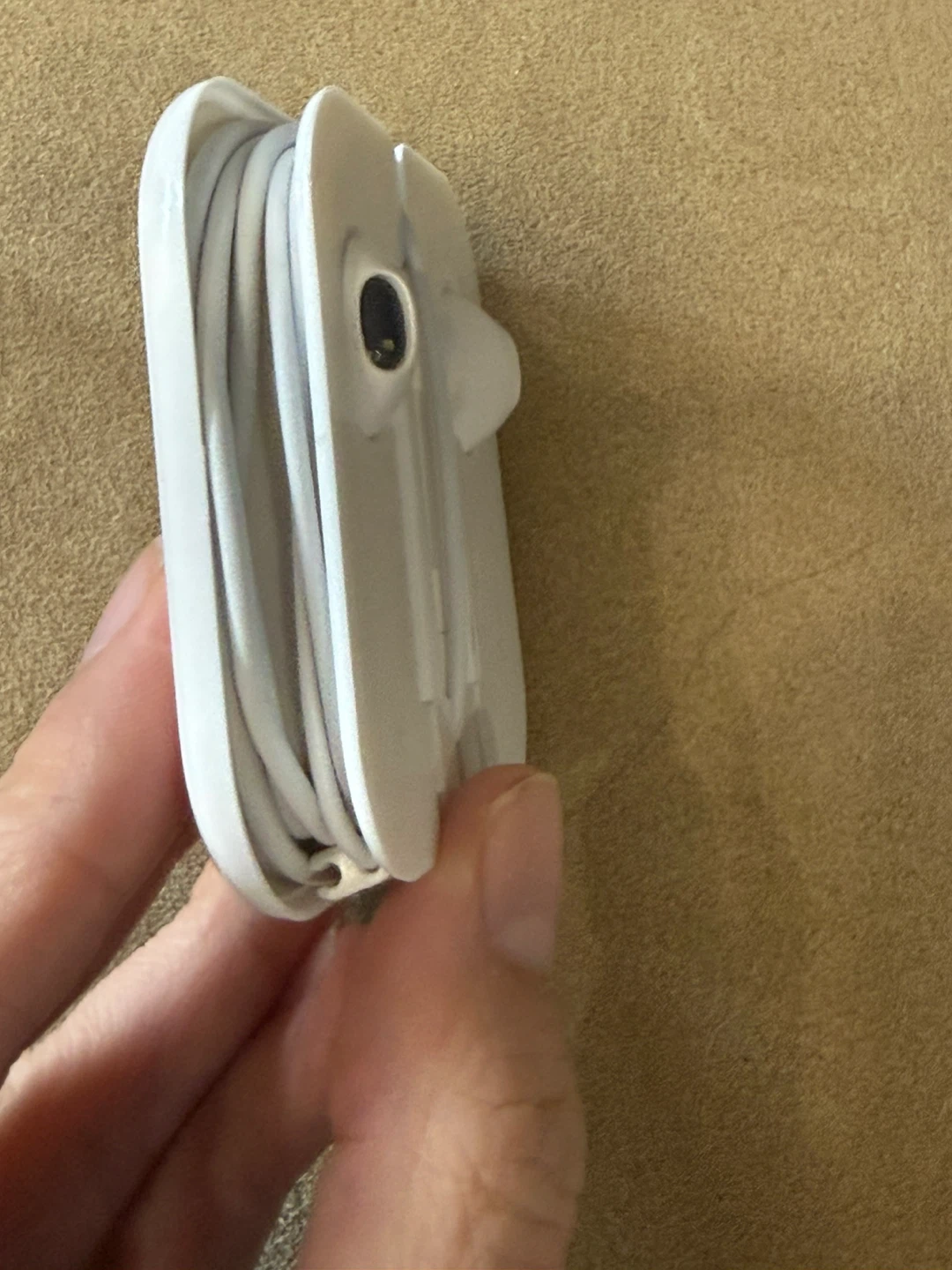 Apple EarPods with 3.5mm Headphone Plug - photo 5