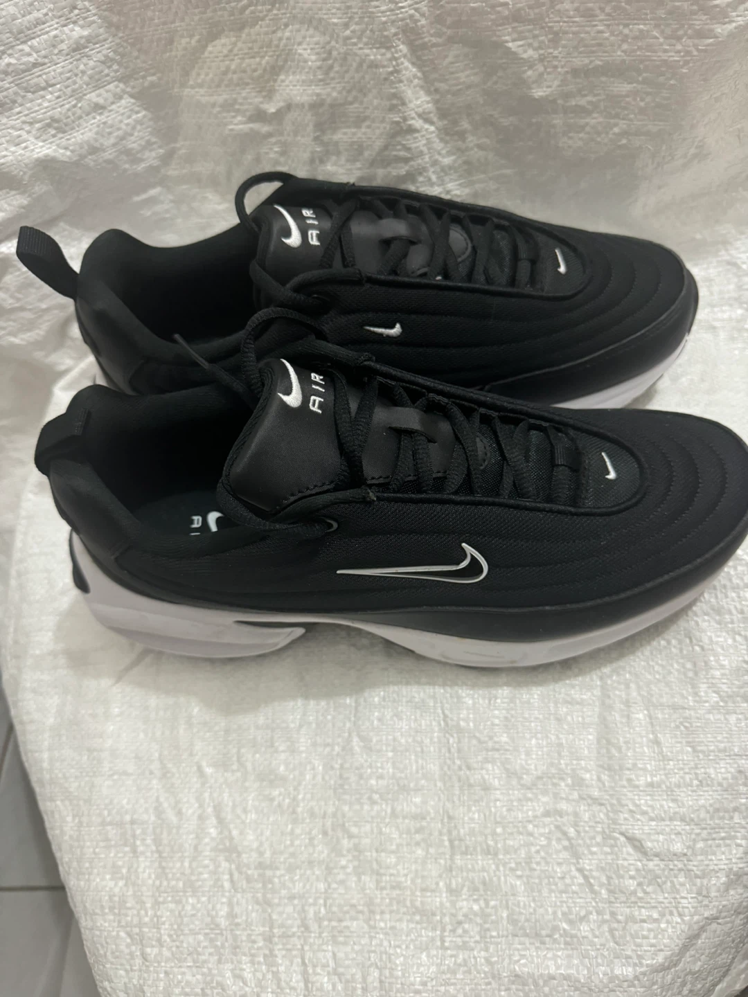 Nike Air Max Men's Running Shoes Black White Size 10 - photo 2