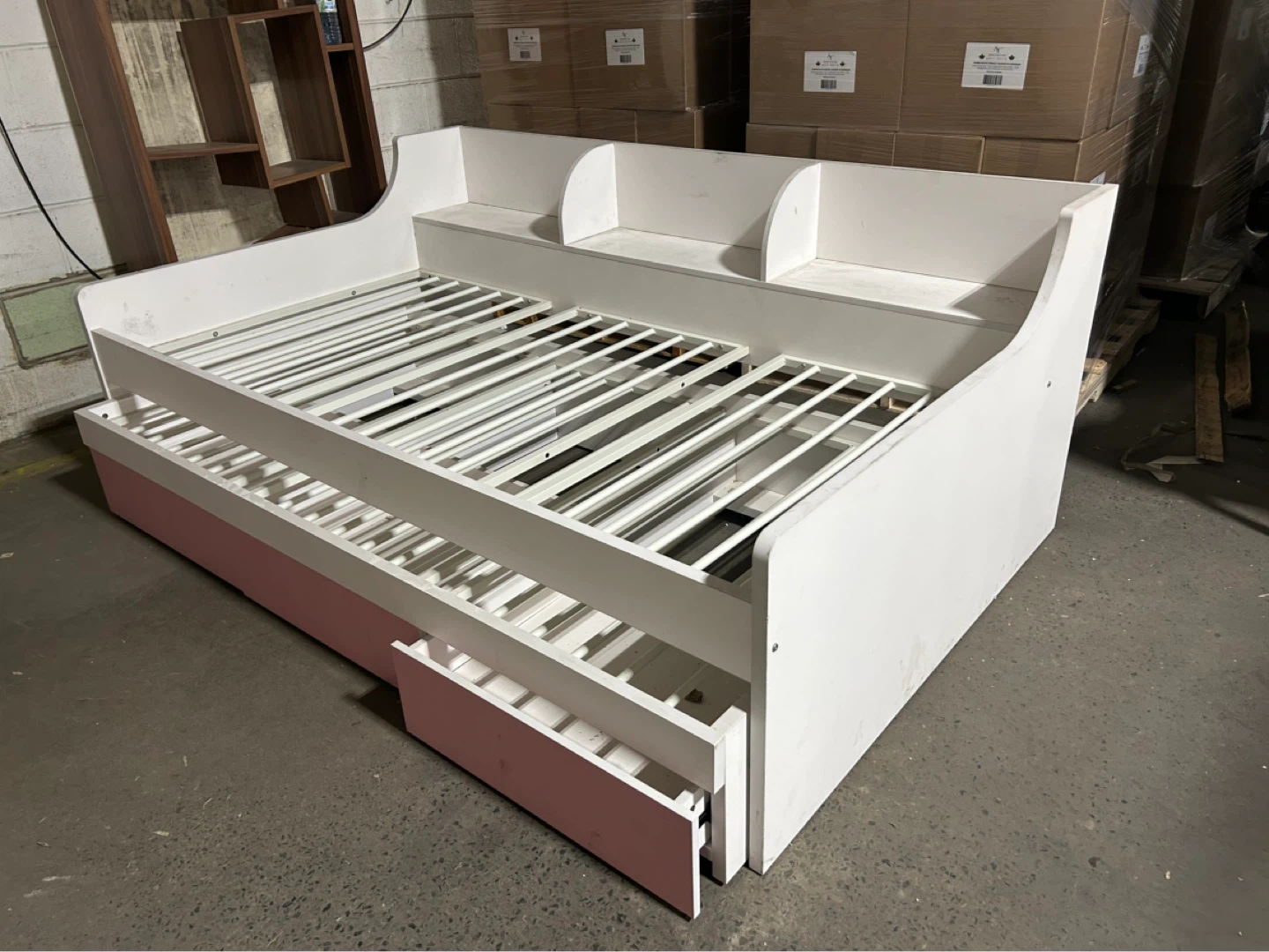 Brand new White and pink daybed with drawers