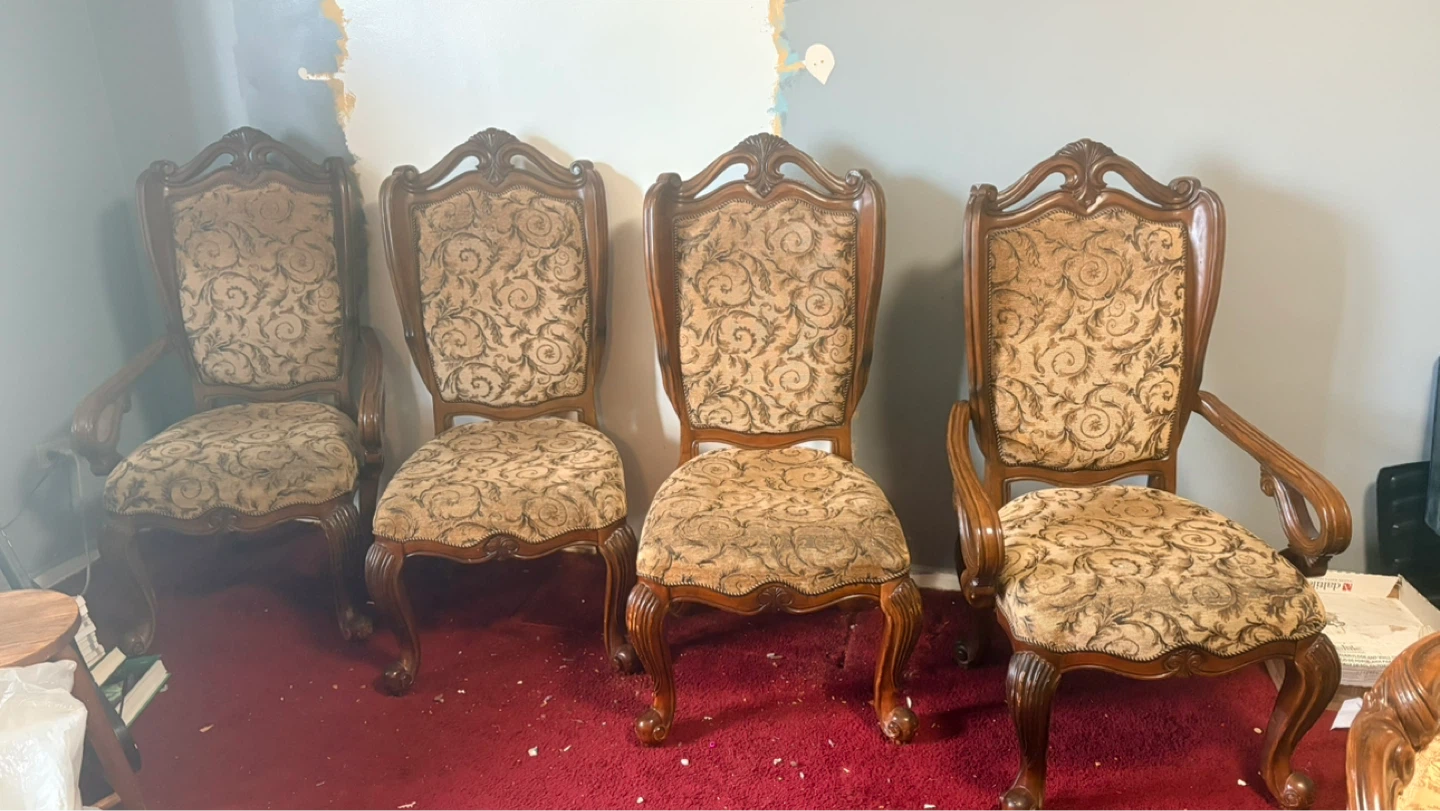 Set of 4 Victorian style dinning Chairs