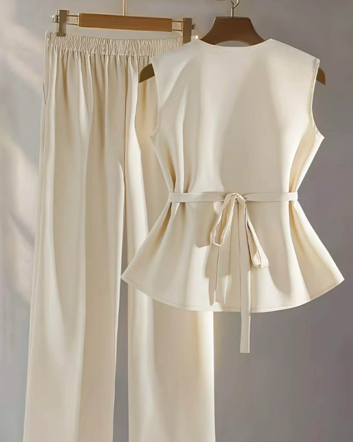 Women's Sleeveless Vest and Wide Leg Pants Set - photo 2