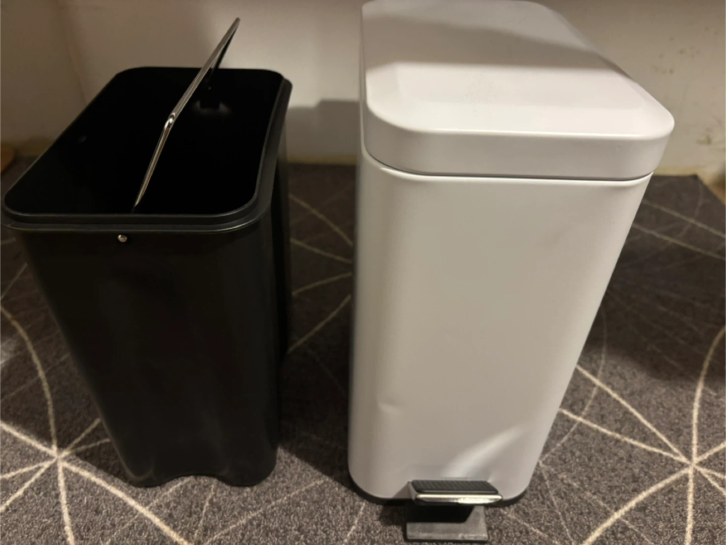 Foot pedal trash can