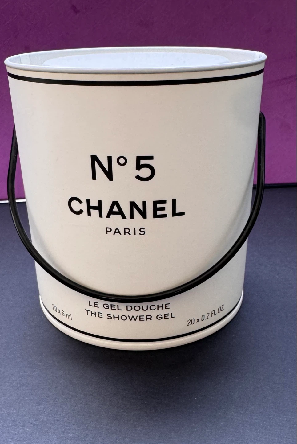 CHANEL N°5 The Shower Gel paint can