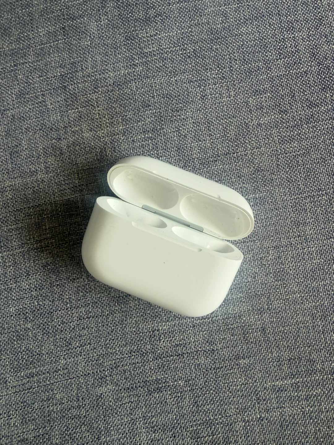 Apple AirPods Pro Charging Case pro 2