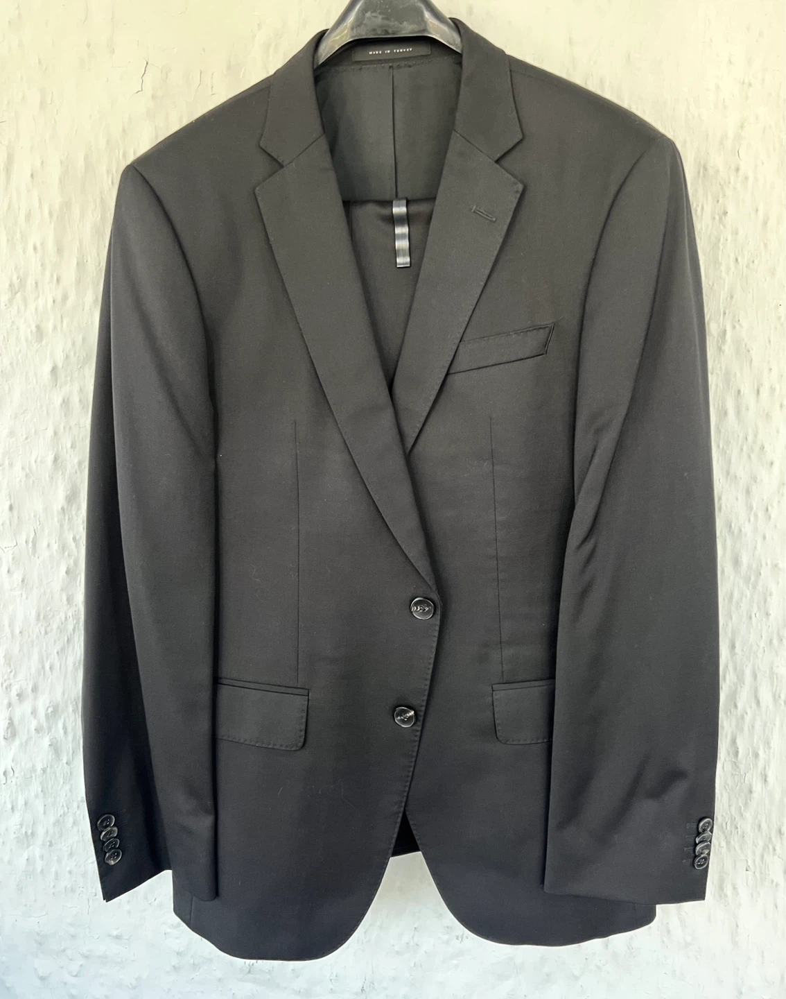 HUGO BOSS Black Suit - Size 36R