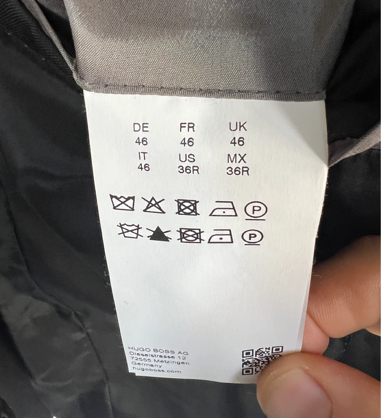 HUGO BOSS Black Suit - Size 36R - photo 5