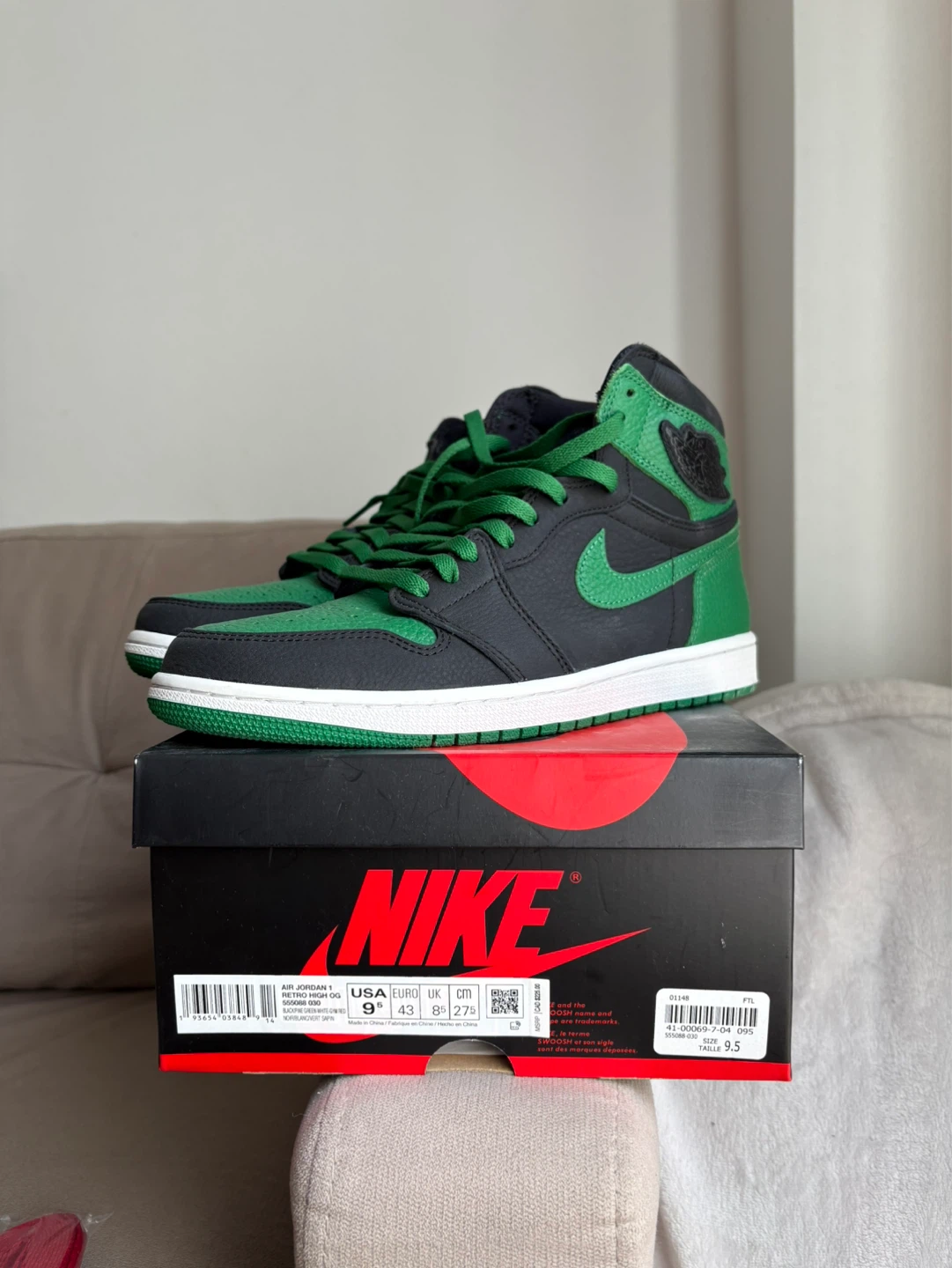 Air Jordan 1 High OG Pine Green Black size 9.5
