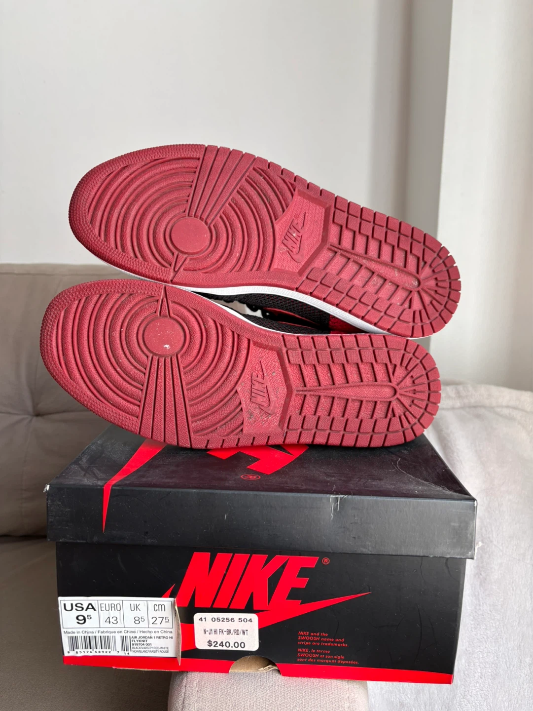 Nike Air Jordan 1 Retro High OG Flyknit Bred - photo 3