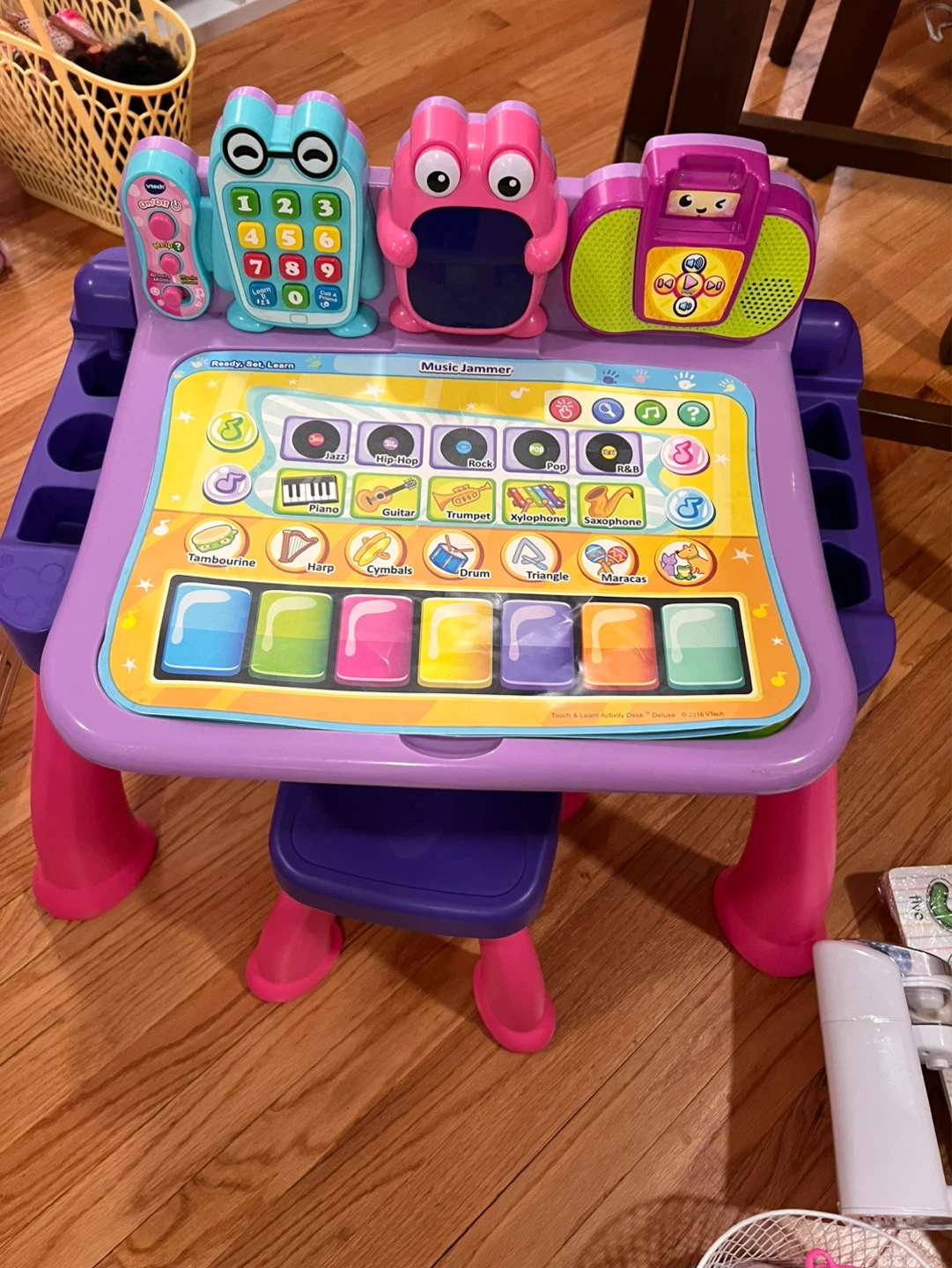 VTech Touch & Learn Activity Desk Deluxe Music Jammer