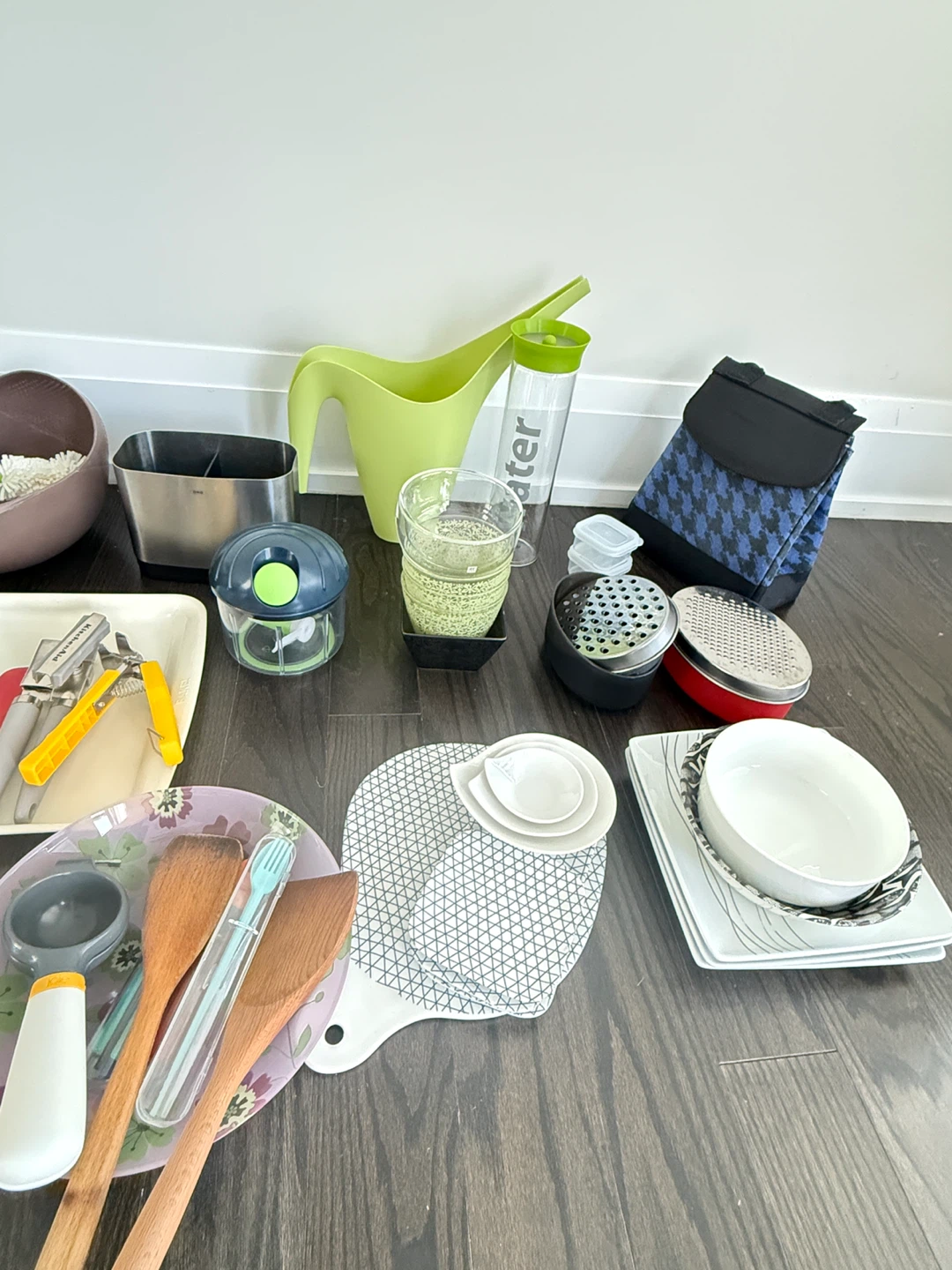 Assorted Kitchen Gadgets and Food Storage Containers - photo 2