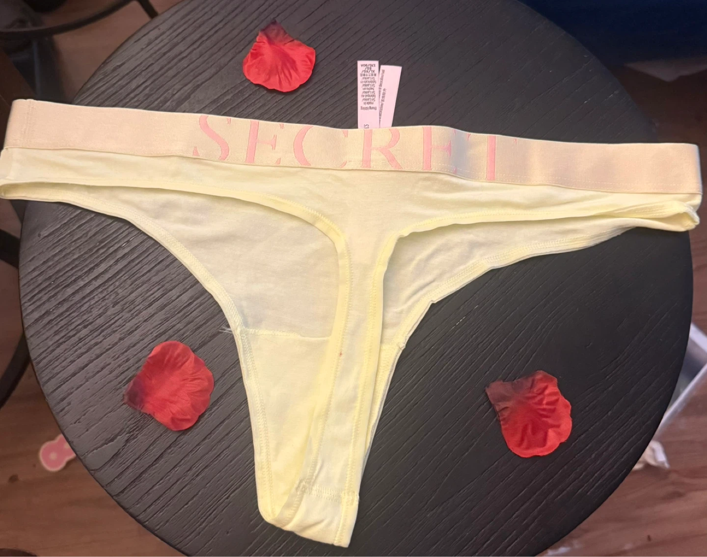 Victoria's Secret Thong Panty Yellow XL/G - photo 3
