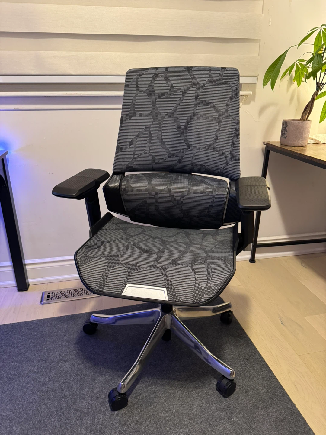 Desky Vanguard Gaming Chair