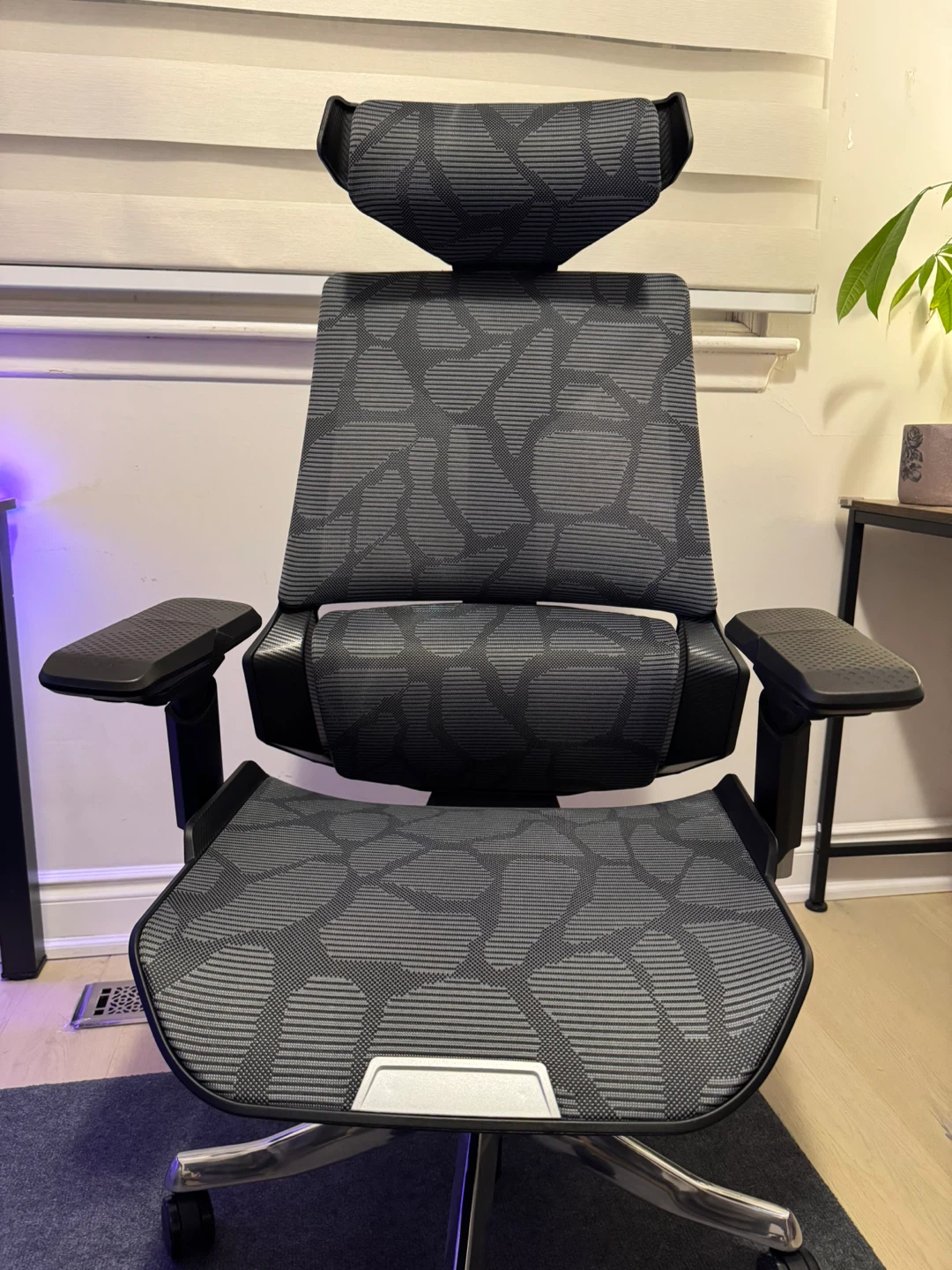 Desky Vanguard Gaming Chair - photo 4