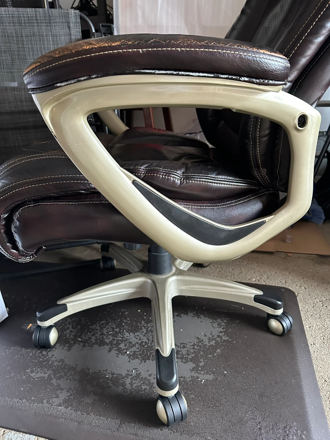 Office Chair - photo 3