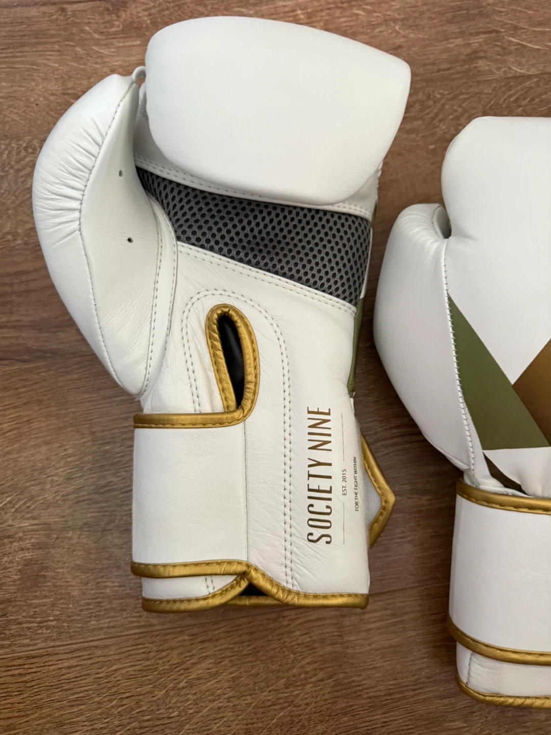 Society Nine White & Gold 16oz Boxing Gloves - photo 3
