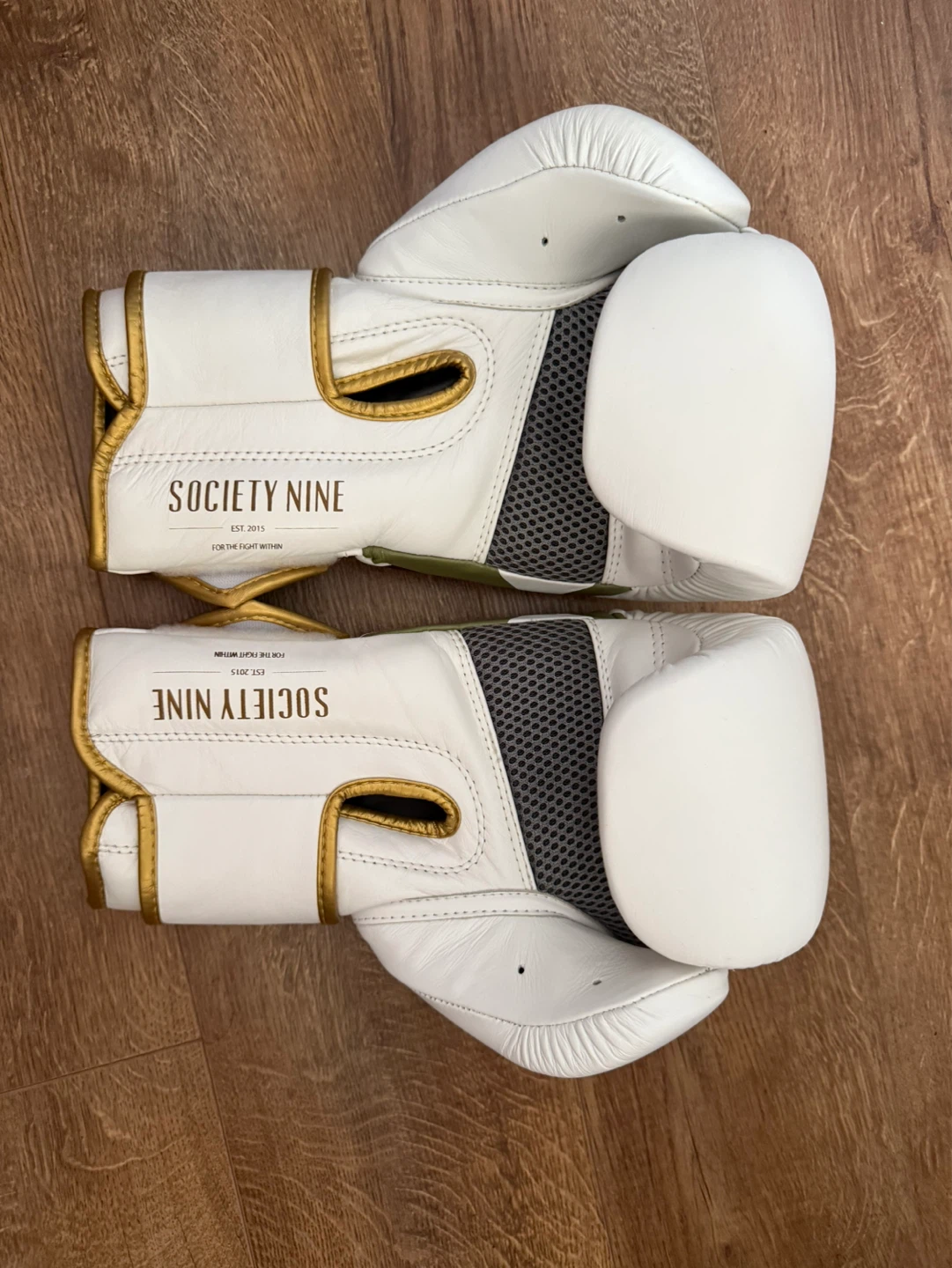 Society Nine White & Gold 16oz Boxing Gloves - photo 4