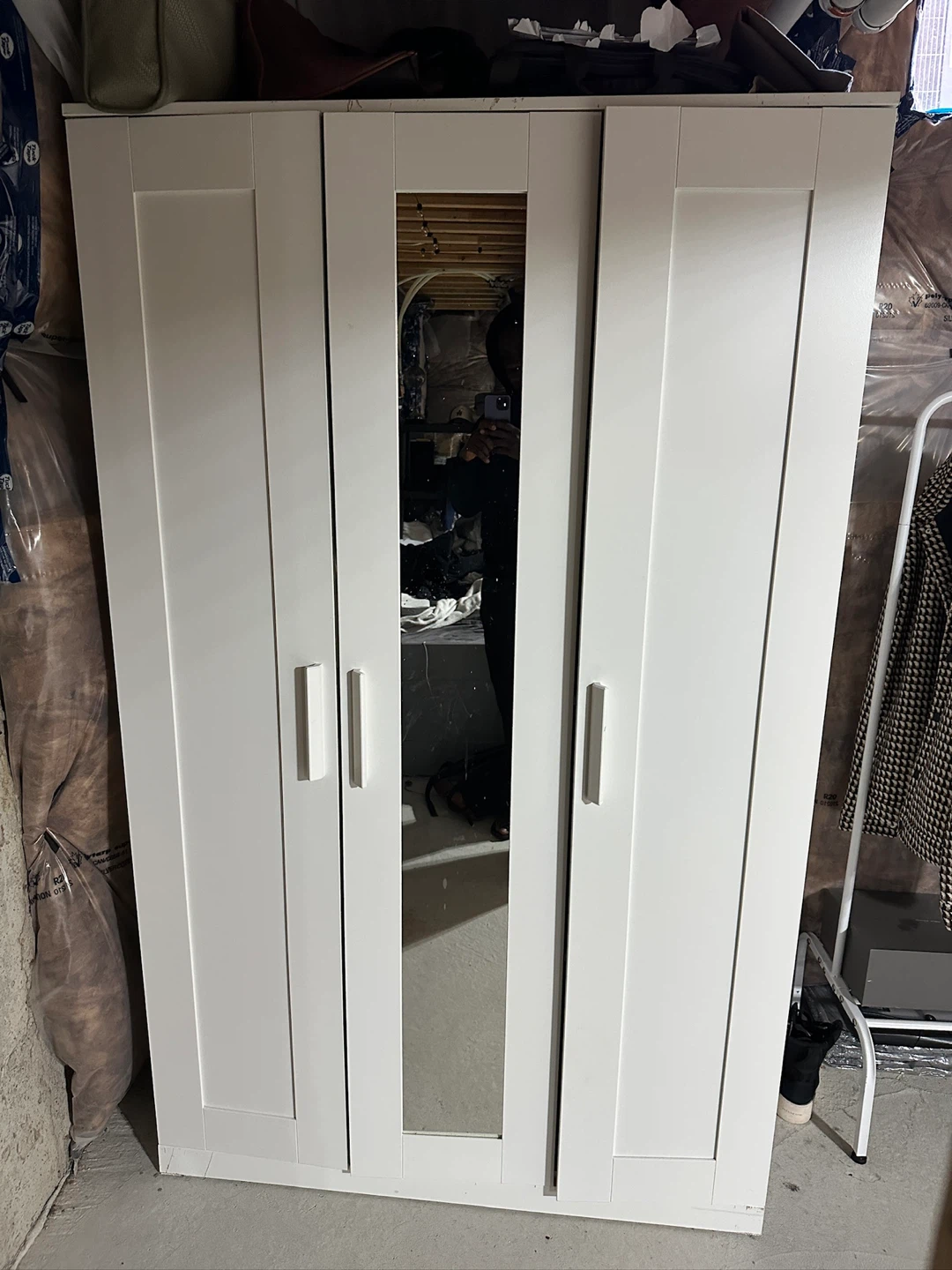 White 3-Door Wardrobe with Mirror - photo 2