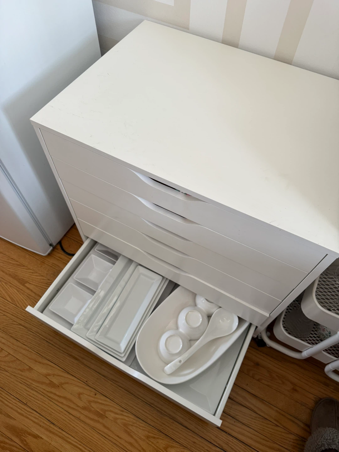 White 5-Drawer Storage Unit - photo 4