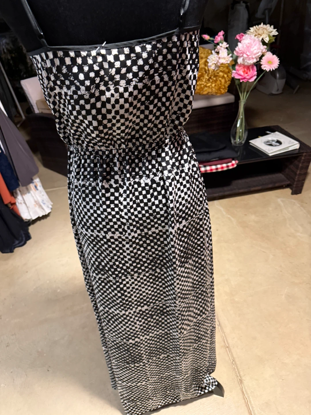 Black and White Checkerboard Maxi Dress with Gold Chain Detail - photo 5
