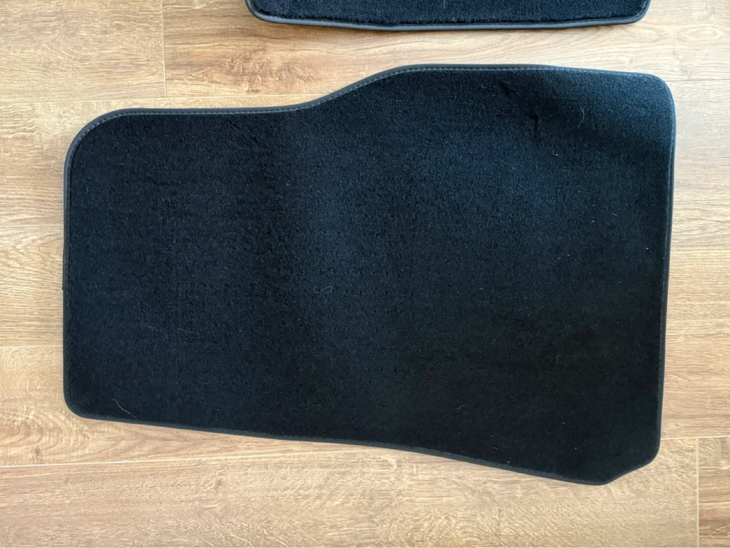 Tesla Model Y Black Carpet Floor Mats Set - photo 3