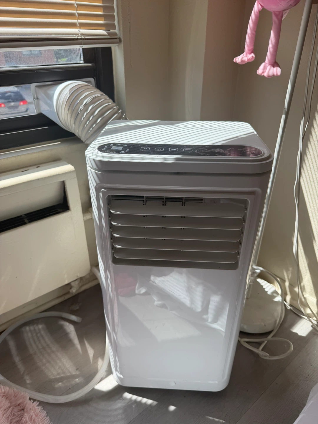 Portable air conditioner 5,000 BTU – like new - photo 2