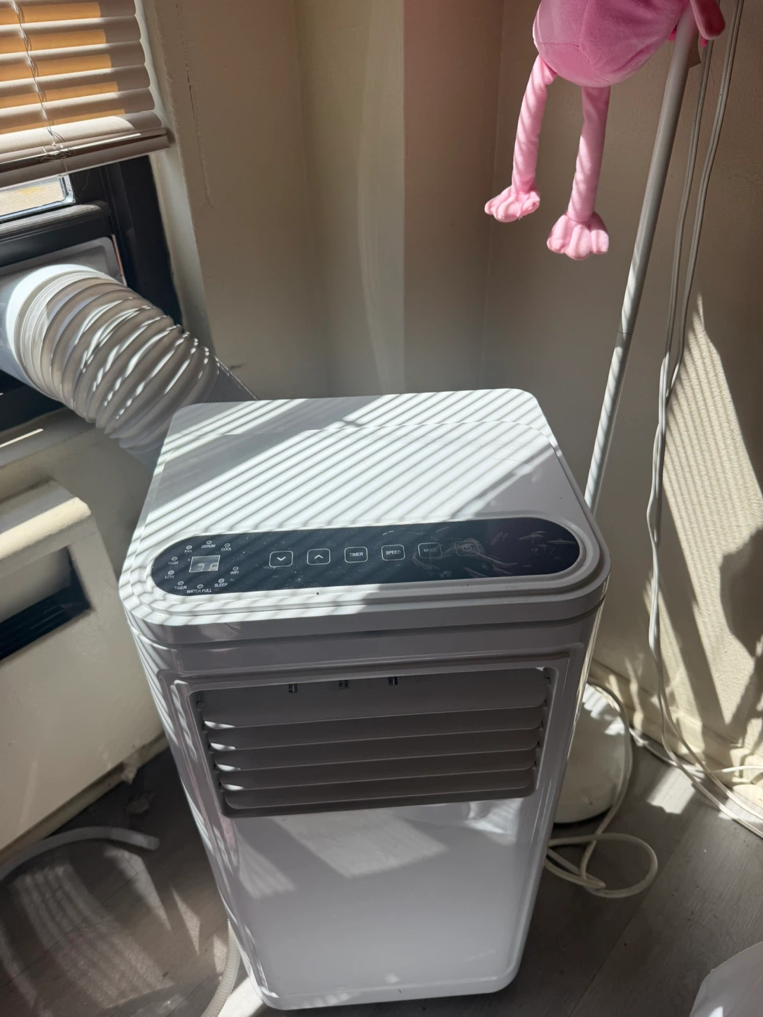 Portable air conditioner 5,000 BTU – like new