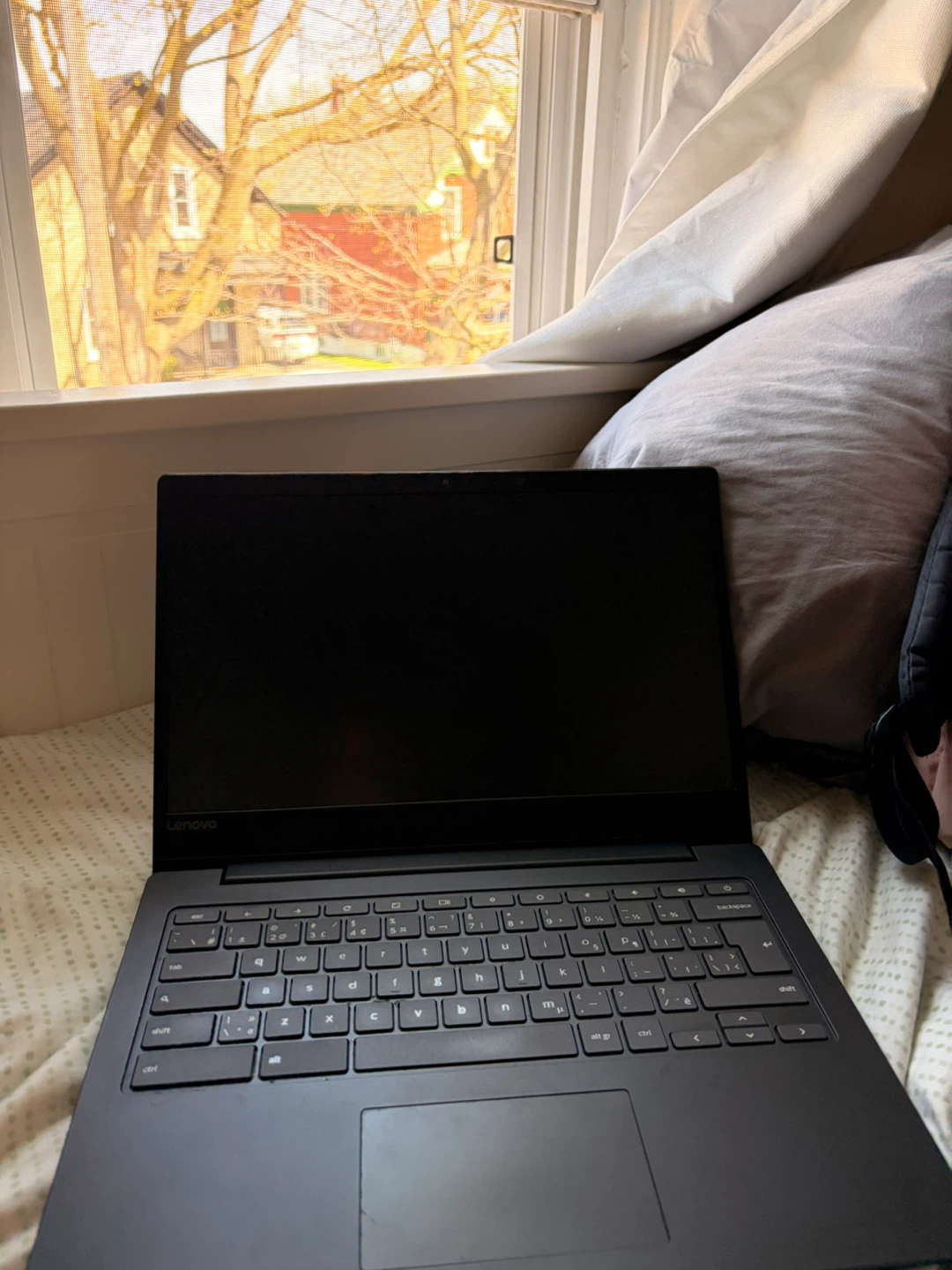Lenovo Chromebook S330 Laptop - photo 3