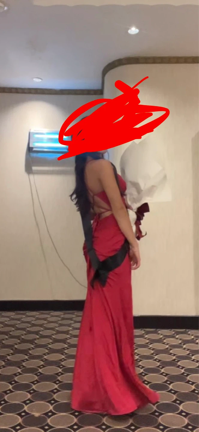 Red high slit prom dress - photo 4
