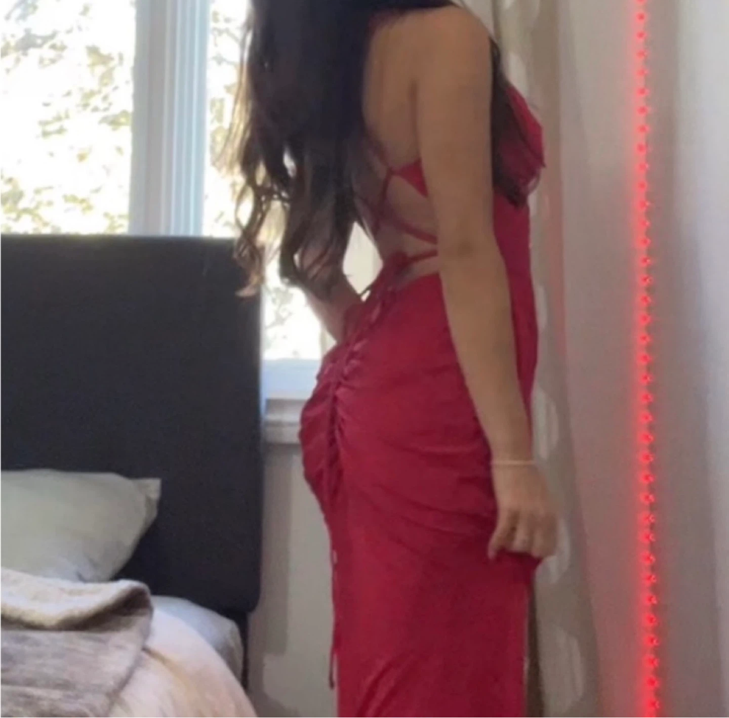 Red high slit prom dress - photo 5